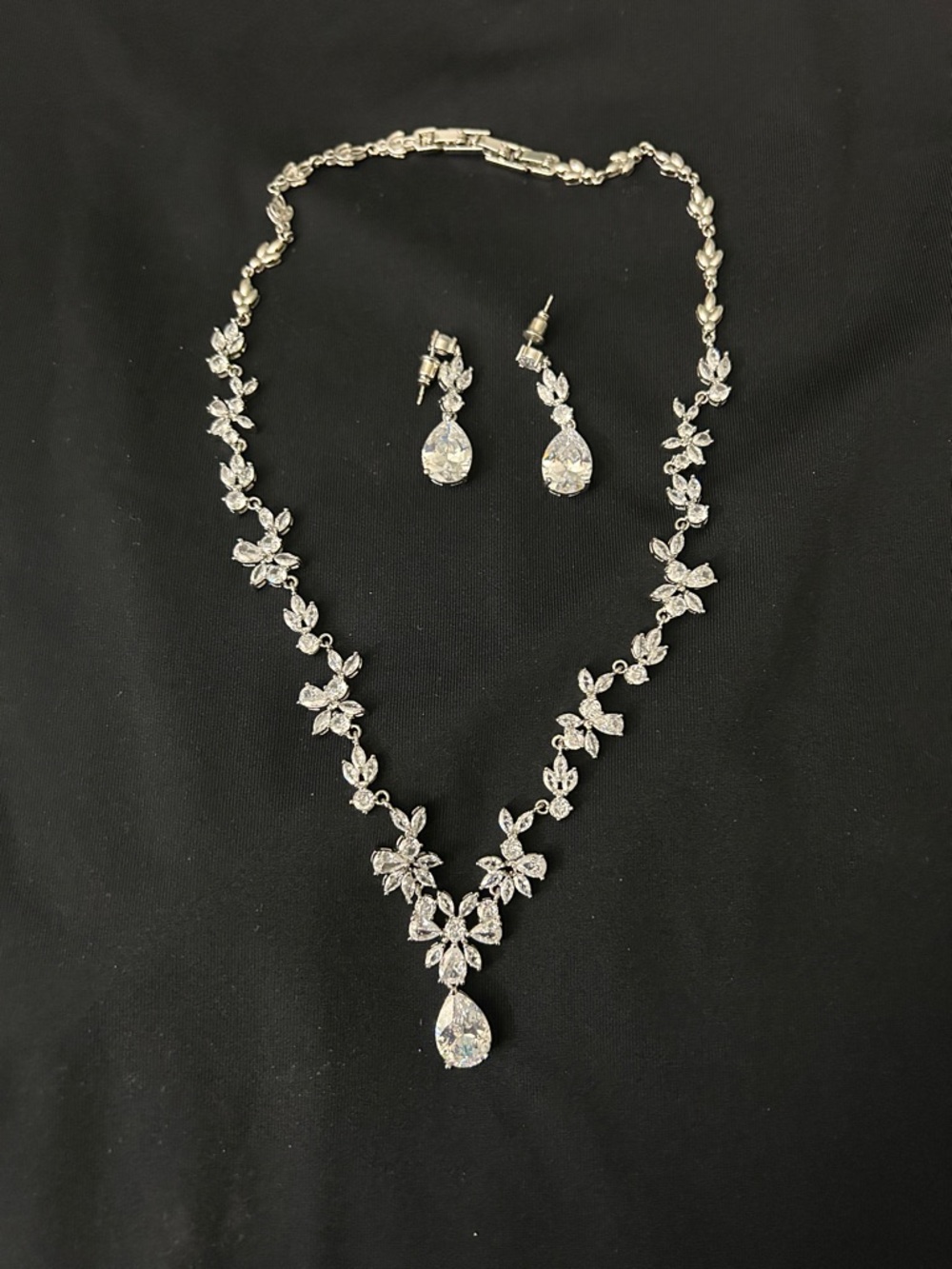 Elegant Silver Crystal Teardrop Necklace and Earring Set